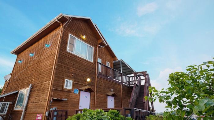 Anmyeondo Bbalgang Pension