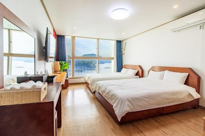 Tongyoung Martis Beach Pension