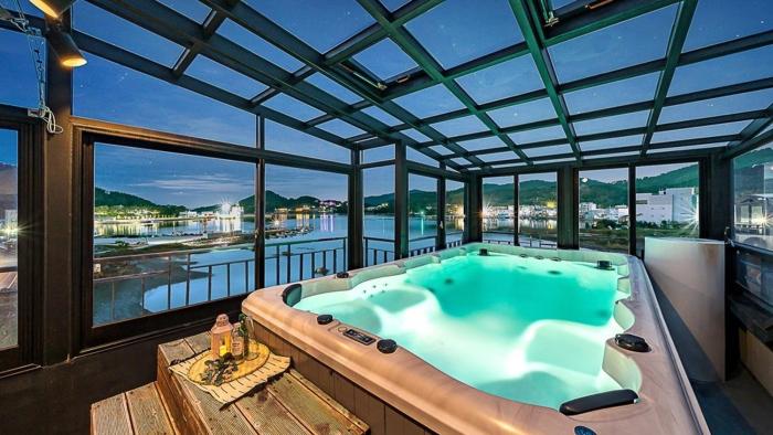 Geojedo Modern 239 Pension Spa, Netflix, Munhwanuri