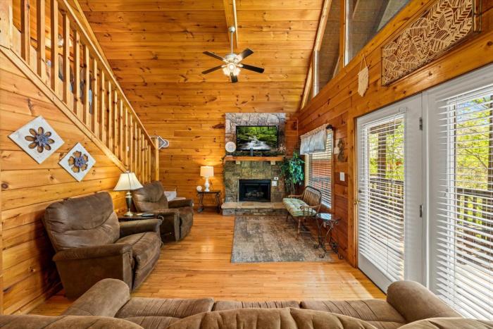 Smoky Mountain Getaway Leave the World Behind