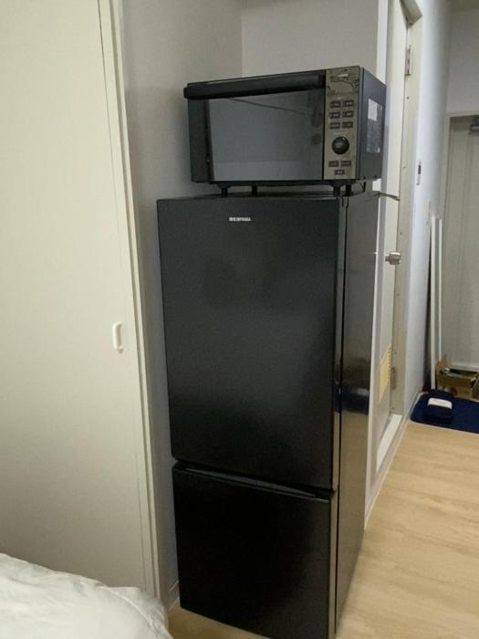 Shinjuku 2 stops, 3 people,station walk for 4 mins