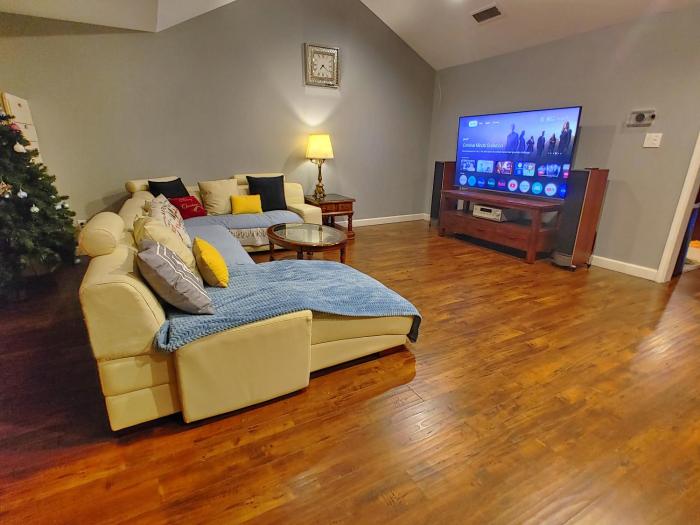 Huge 4-Bed House, Walk to Medical Center, MD Anderson, NRG, Rice, Free Parking