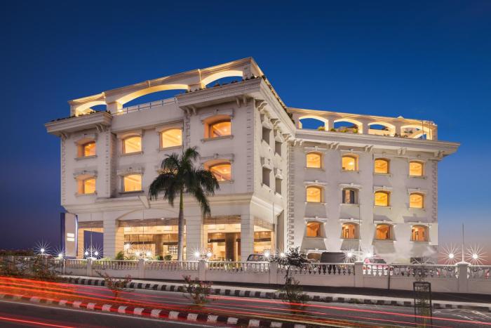 Grand Riviera