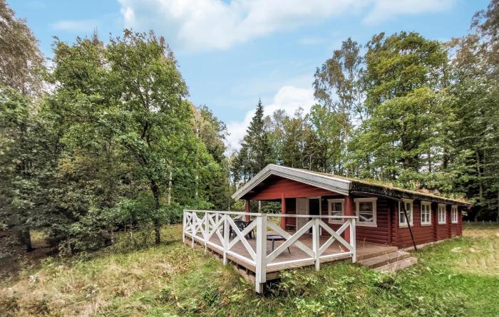 2 Bedroom Cozy Home In Annerstad