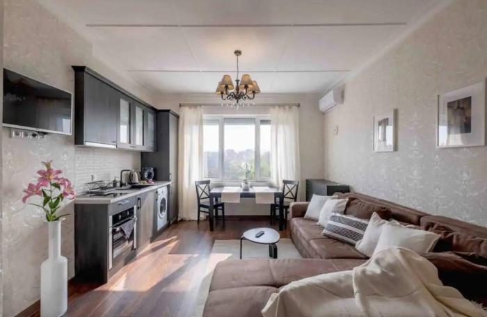 Budget Stay in City Center near NDK