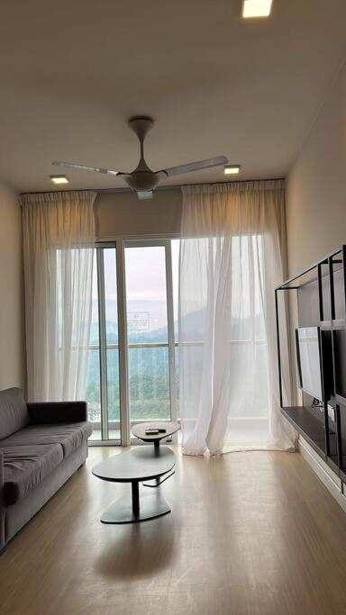Sams Homestay - 2 BR 2 Bath Windmill Upon Hills