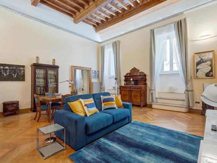 Apartment in a 1400s building in Via dei Coronari Piazza Navona