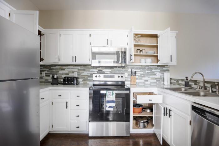 Olathe sleeping Beauty 3bdr and 2 baths