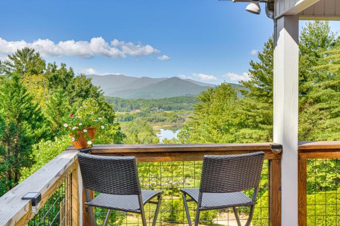Hiawassee Hideaway Hot Tub, Lake and Mountain Views