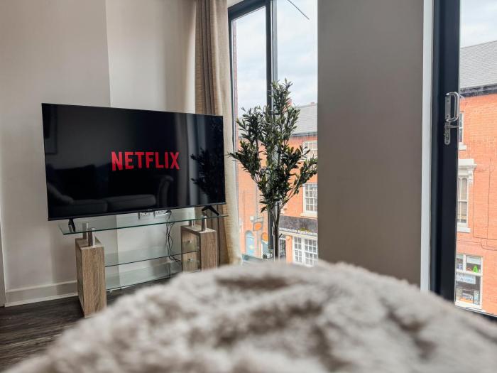 J Quarter 1BR - Free Parking - Suite Two