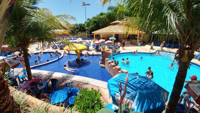 Golden Dolphin Grand Hotel 758 - 2 Quartos - 6 Pessoas e 1 Criança até 5 anos - Caldas Novas - GO