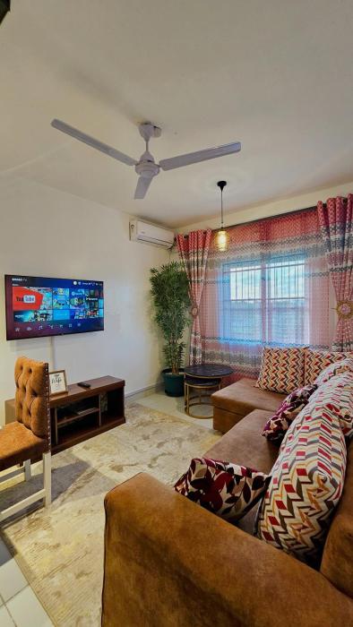 3 bedroom mombasa CBD with AC