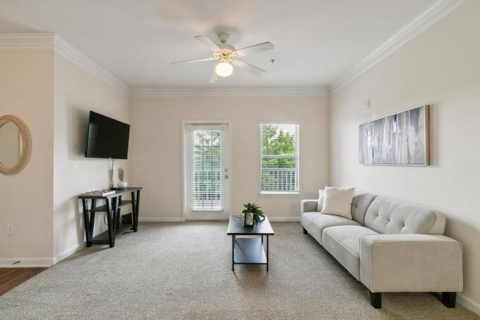 Verandas 1931I Serene Oasis W Modern Convenience