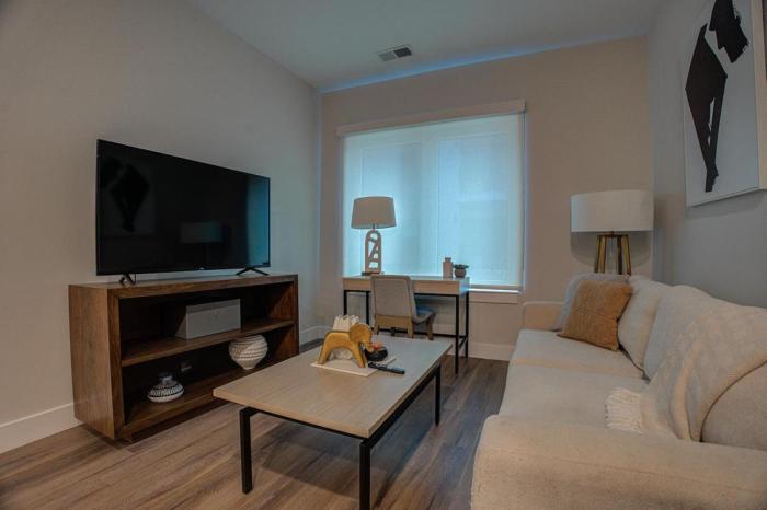 Landing at Hagert and York 1 Bedroom in East Kensington