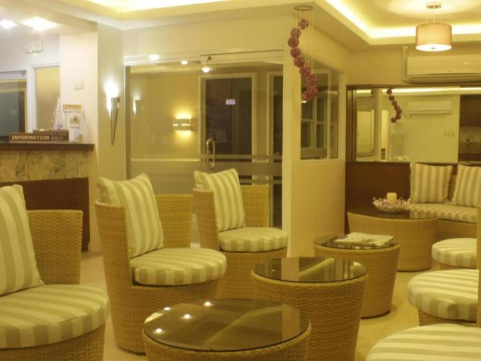 Ridgecrest Gardens Hotel