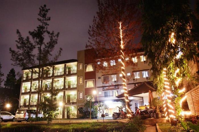 Lotus Bandung Hotel, Cafe, and Meeting Place