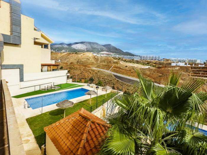 102 - Penthouse Apartment with Views and Pool!