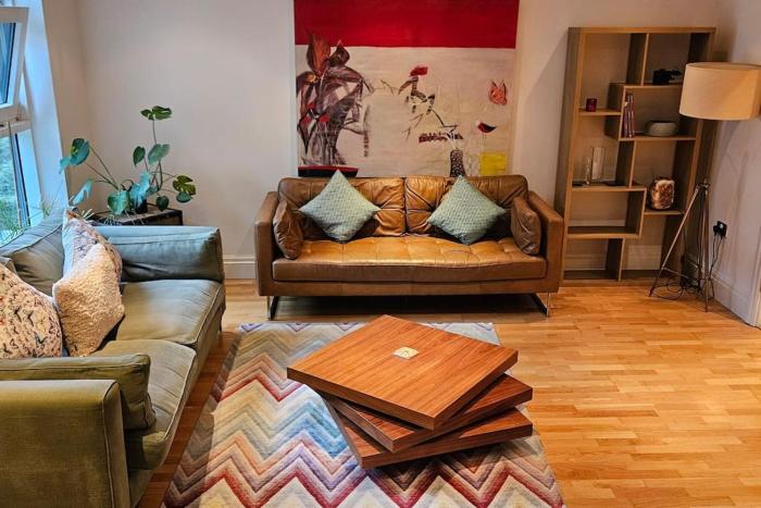 Charming Two Bedroom apartment with Balcony