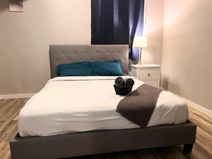 Flowealth Suites - Private Rooms Near West Edmonton Mall