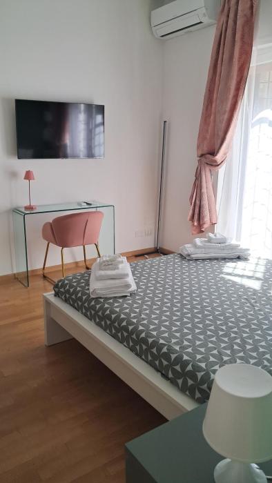 Roberta Rome Vatican Flat