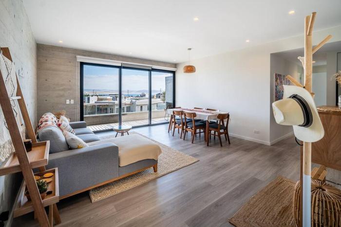 Aldea 2BR Ocean View and Kamado BBQ for 6