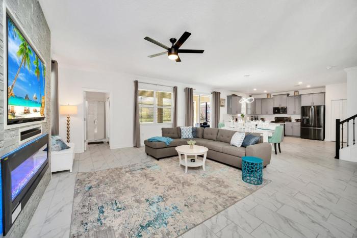 Brand New 6BD, Gameroom Movie Theater And Pool