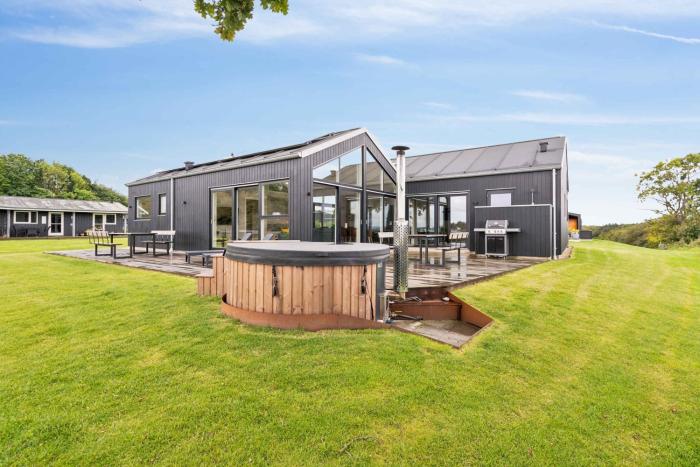 Lovely, New-Built Cottage Near Sea