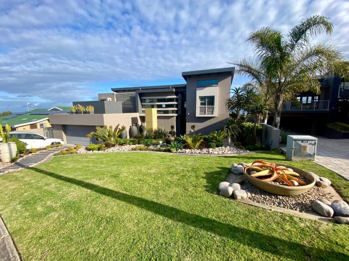 Villa 8teen on Gordonia