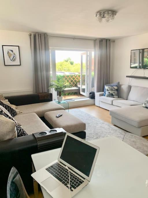 Lovely Spacious Holiday home next Hyde Park