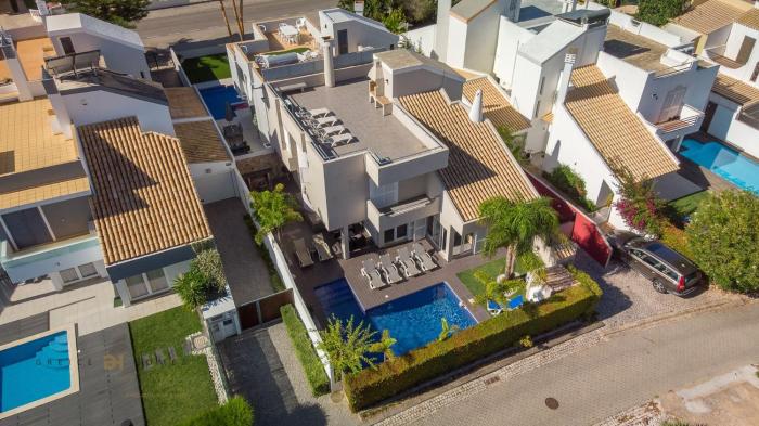 Villa Oriente - Greice Homes