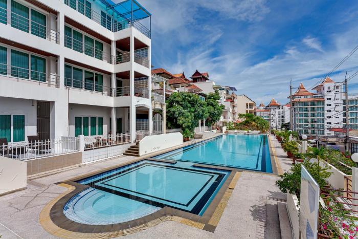 Grosvenor House - Olympic Pool - Pattaya