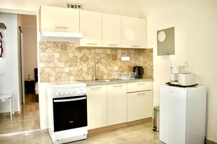 Astrinos Apartment Simple cozy comfortable close to the beach