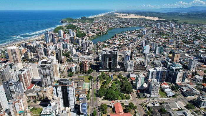 Apartamento Terrazzo com 2 Suítes a 450m do Mar - Região Nobre