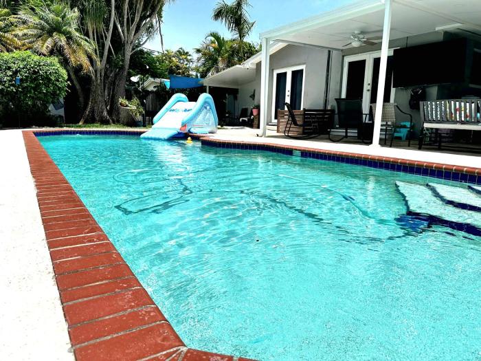 Pool House Resort heated swimming pool private duplex