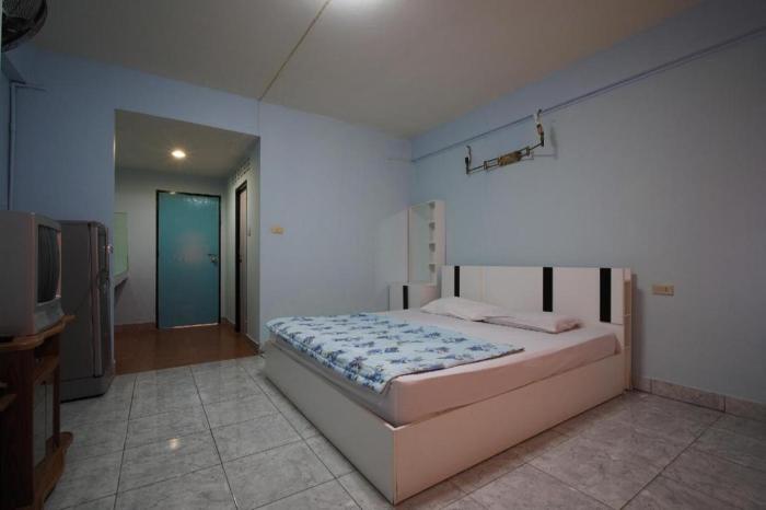 OYO 1004 Naklua Mansion