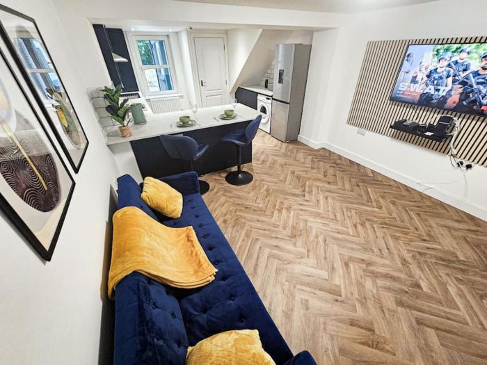 Fantastic 5 bedroom House with a Studio