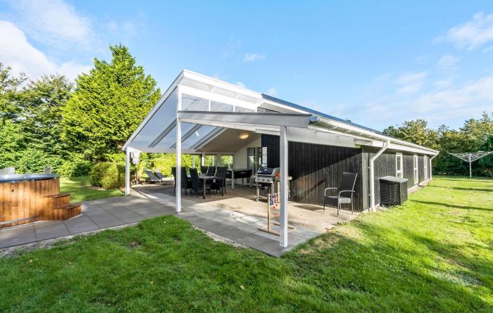 3 Bedroom Amazing Home In Tarm