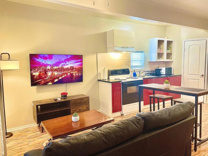 Delightful Location In Midtown!