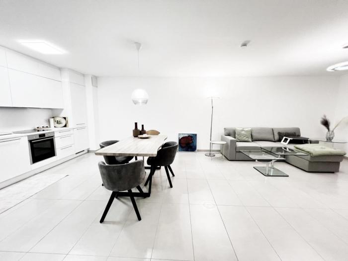 Özels Designer Loft Metzingen - Smart TV, Netflix, private kostenlose Tiefgarage, Self-Express Check-in,Check-out, Outlet 100m