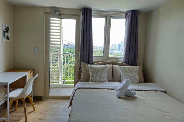 Modern & New, Work Desk, Fast Internet, Balcony