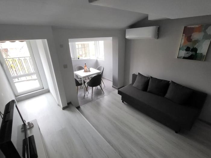 Danis Central Square