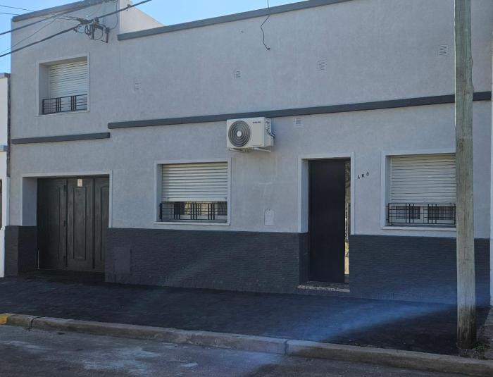 REST HOUSE Casa familiar - garage - TV - WiFi - 2 dormitorios - Living-comedor - Cocina - Lavadero - Patio con parrilla - Alquiler temporario