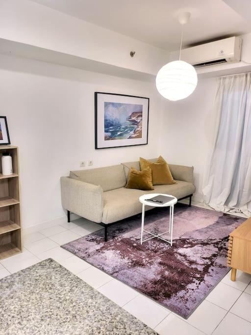 Cozy Homey Apartment in Kuningan, Jakarta