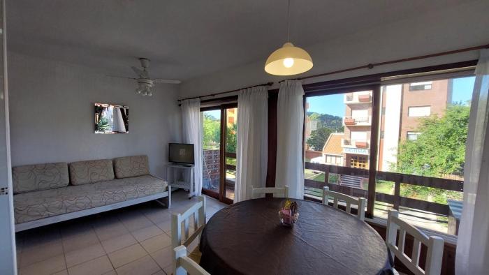 Cómodo departamento a 100 m del mar y bosque