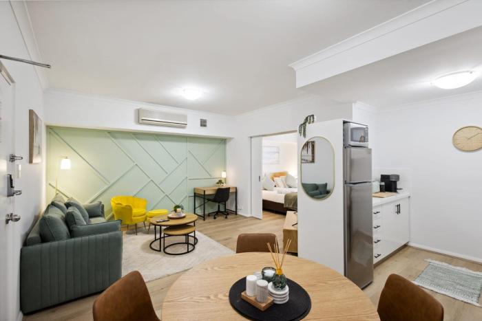 Sleek Northbridge Getaway