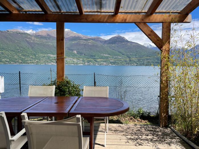 Bungalow EVE Lido di Colico , front lake and city center