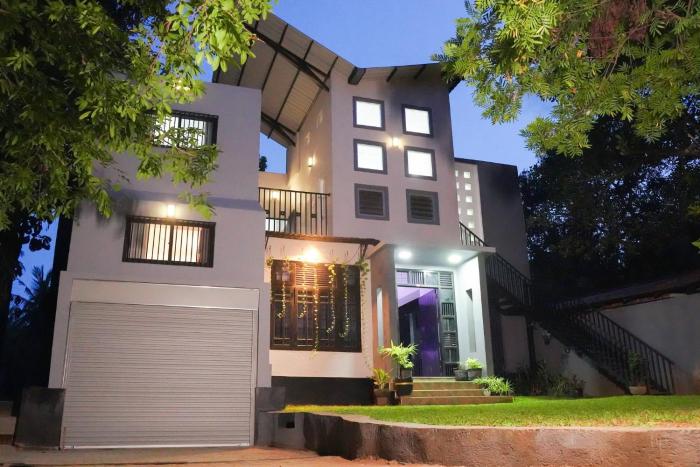 PEREGRINE Villa