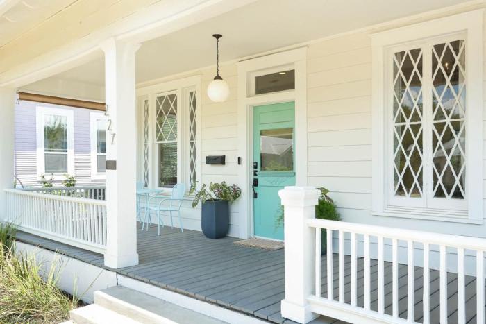 2BR2BTH wPrivate Pool, Riverwalk, Downtown