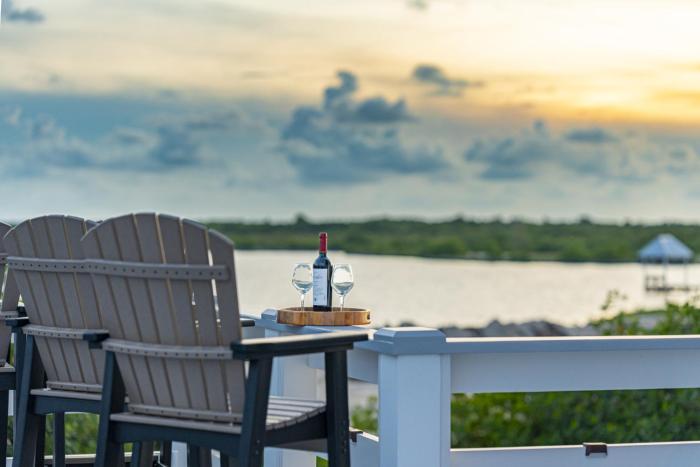 La Dolce Vida and The Pool Club at Mahogany Bay