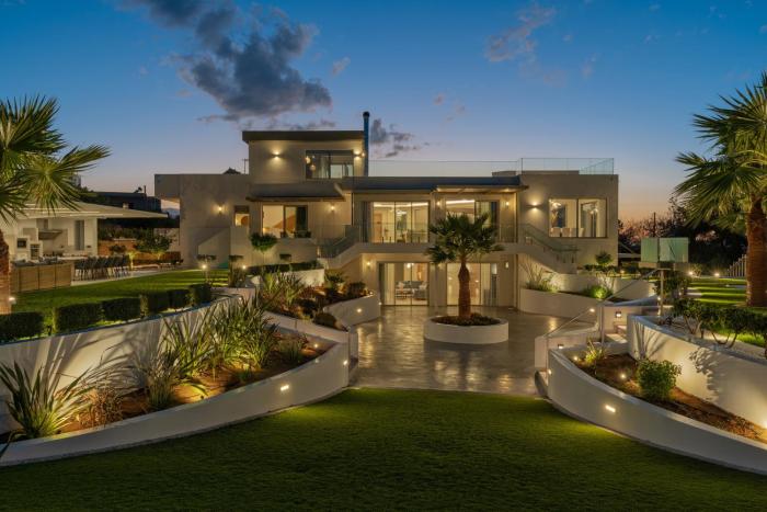 Luxury Villa Zakkallin - With Amazing View